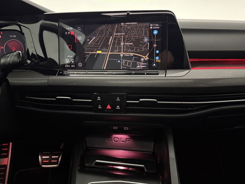 Volkswagen Golf 1.4 eHybrid GTE | 245PK | Pano | Sfeerverl. | Virtual | IQ-Light | Memory | Carplay | Trekh. | NAP