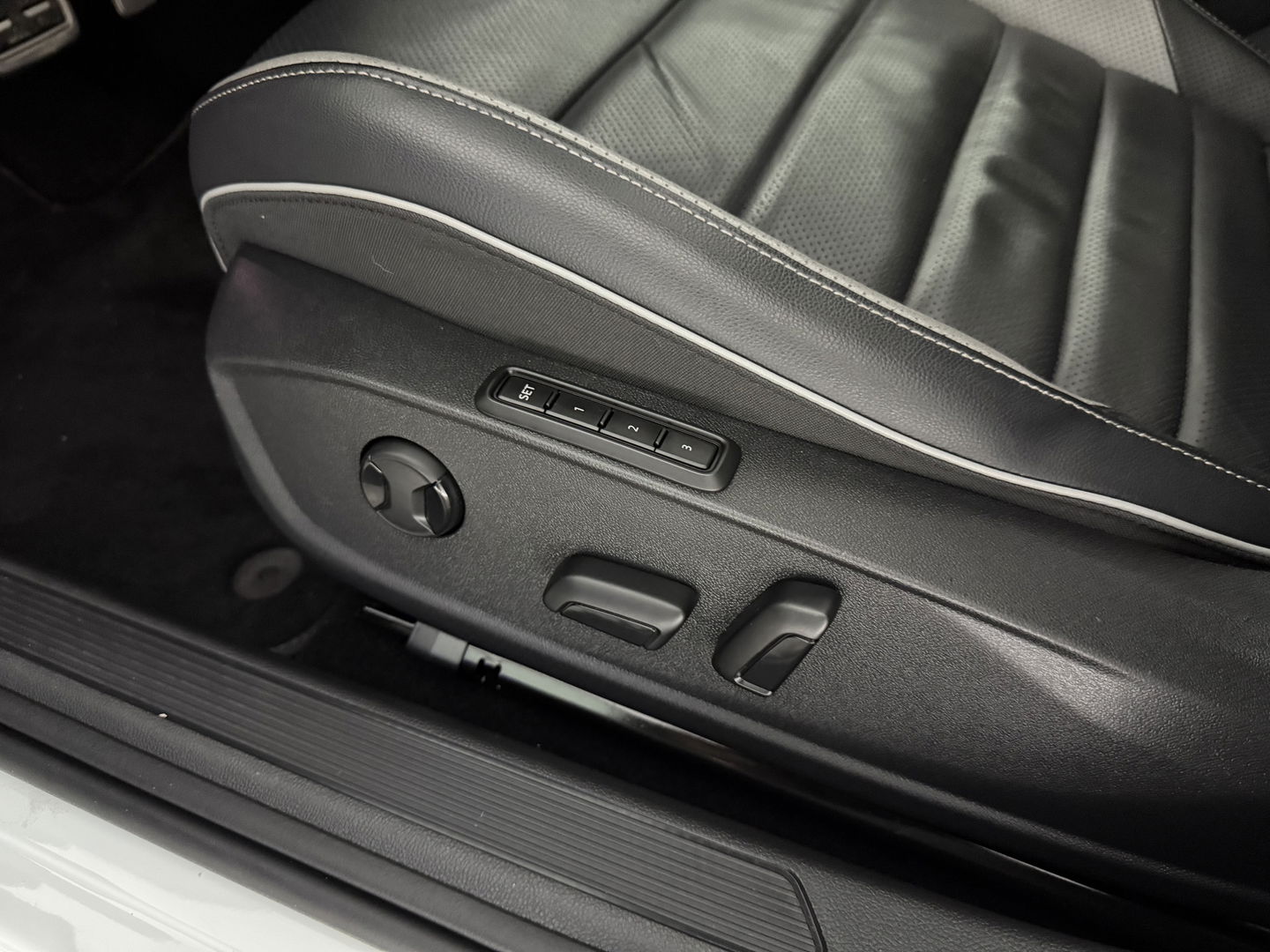 Volkswagen Golf 1.4 eHybrid GTE | 245PK | Pano | Sfeerverl. | Virtual | IQ-Light | Memory | Carplay | Trekh. | NAP
