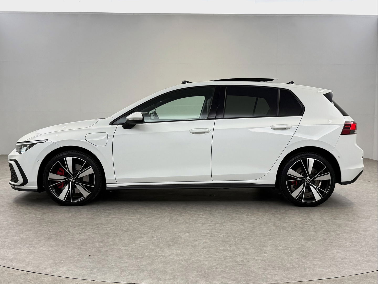 Volkswagen Golf 1.4 eHybrid GTE | 245PK | Pano | Sfeerverl. | Virtual | IQ-Light | Memory | Carplay | Trekh. | NAP