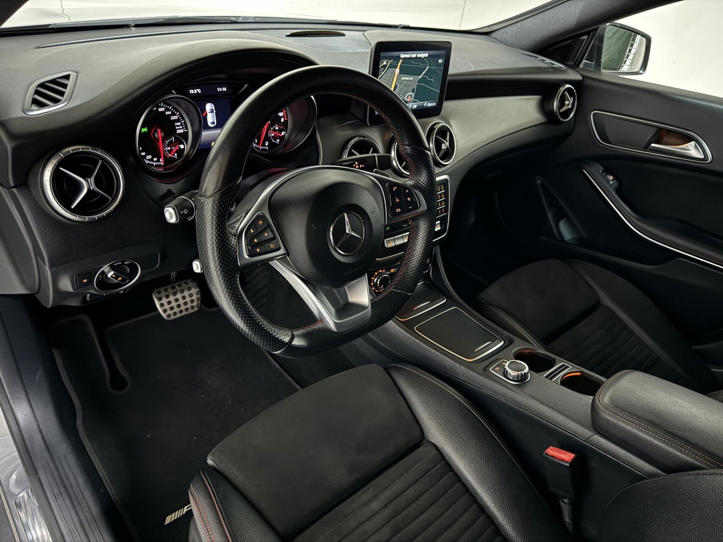 Mercedes-Benz CLA 180 AMG Night Pakketr Airco Navi Cruise Trekh.
