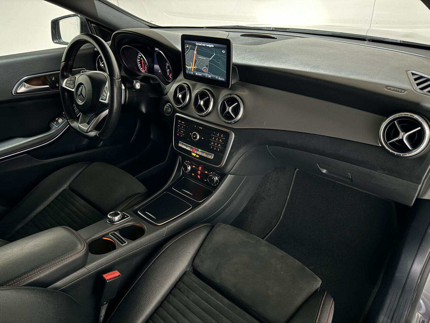 Mercedes-Benz CLA 180 AMG Night Pakketr Airco Navi Cruise Trekh.