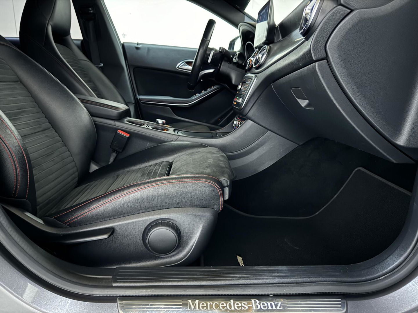 Mercedes-Benz CLA 180 AMG Night Pakketr Airco Navi Cruise Trekh.