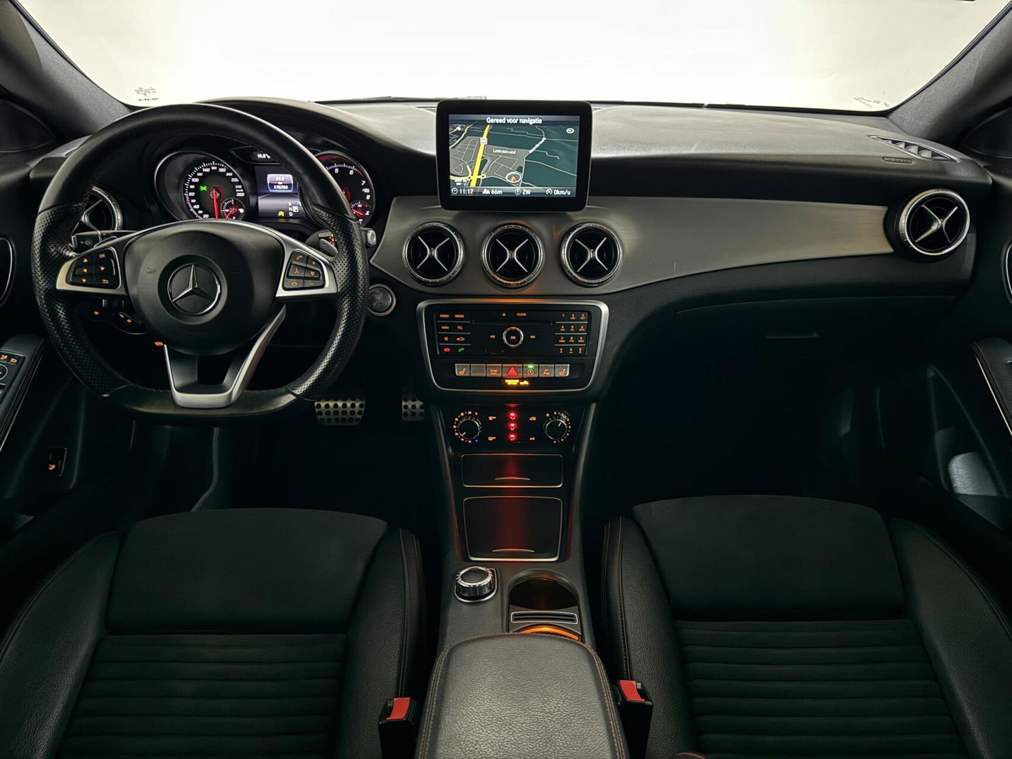 Mercedes-Benz CLA 180 AMG Night Pakketr Airco Navi Cruise Trekh.