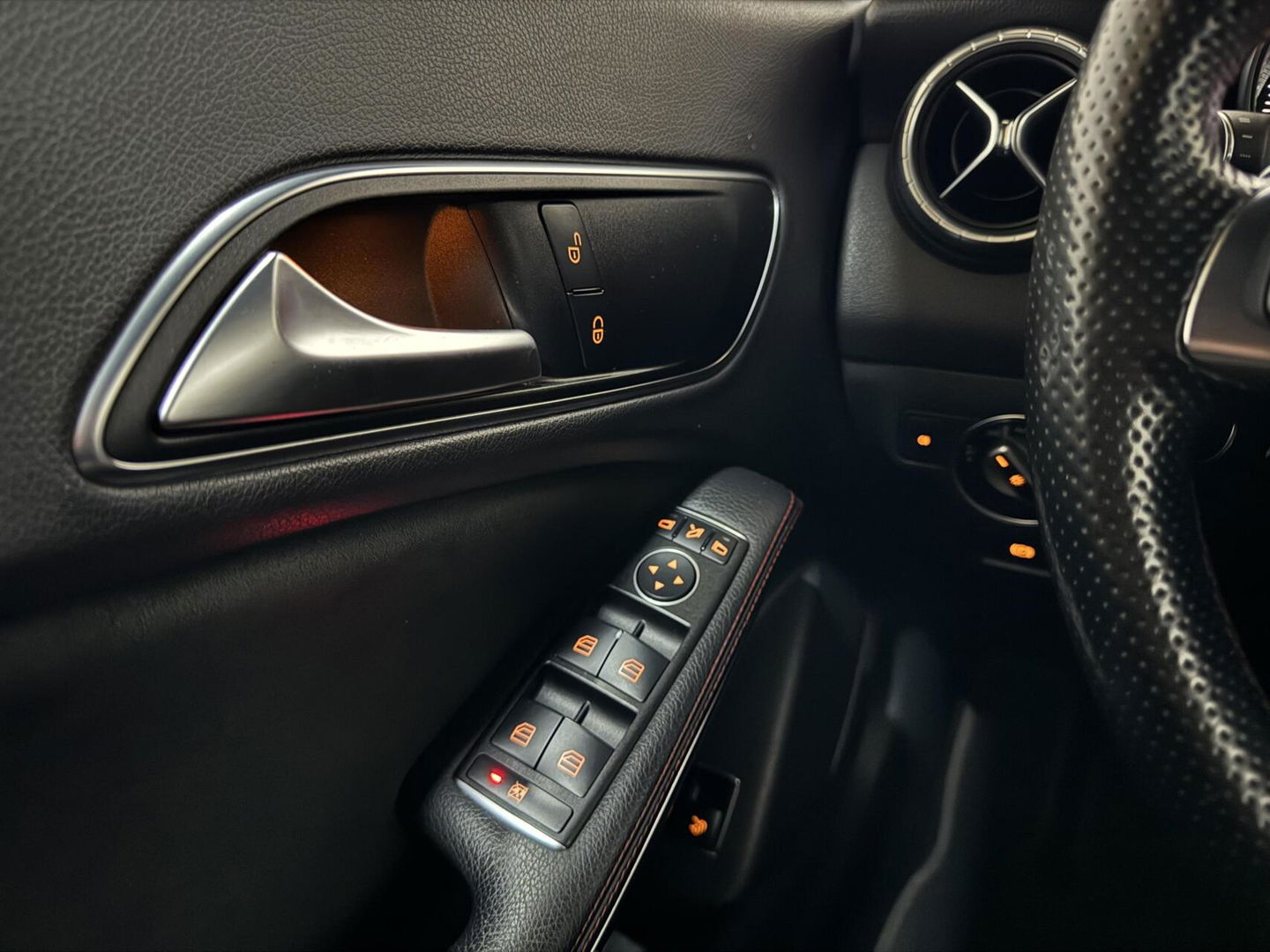 Mercedes-Benz CLA 180 AMG Night Pakketr Airco Navi Cruise Trekh.