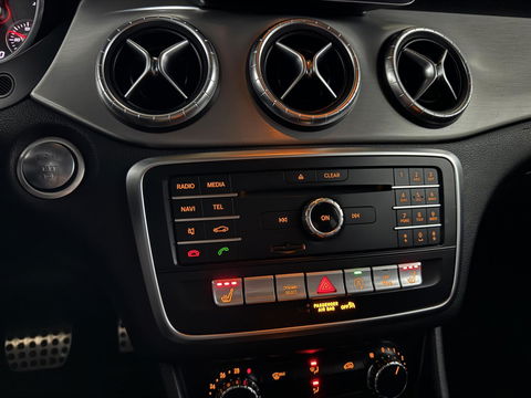 Mercedes-Benz CLA 180 AMG Night Pakketr Airco Navi Cruise Trekh.