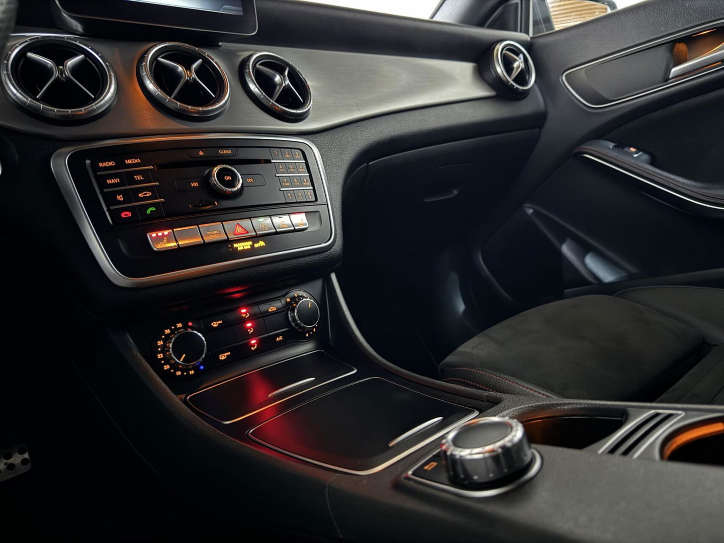 Mercedes-Benz CLA 180 AMG Night Pakketr Airco Navi Cruise Trekh.