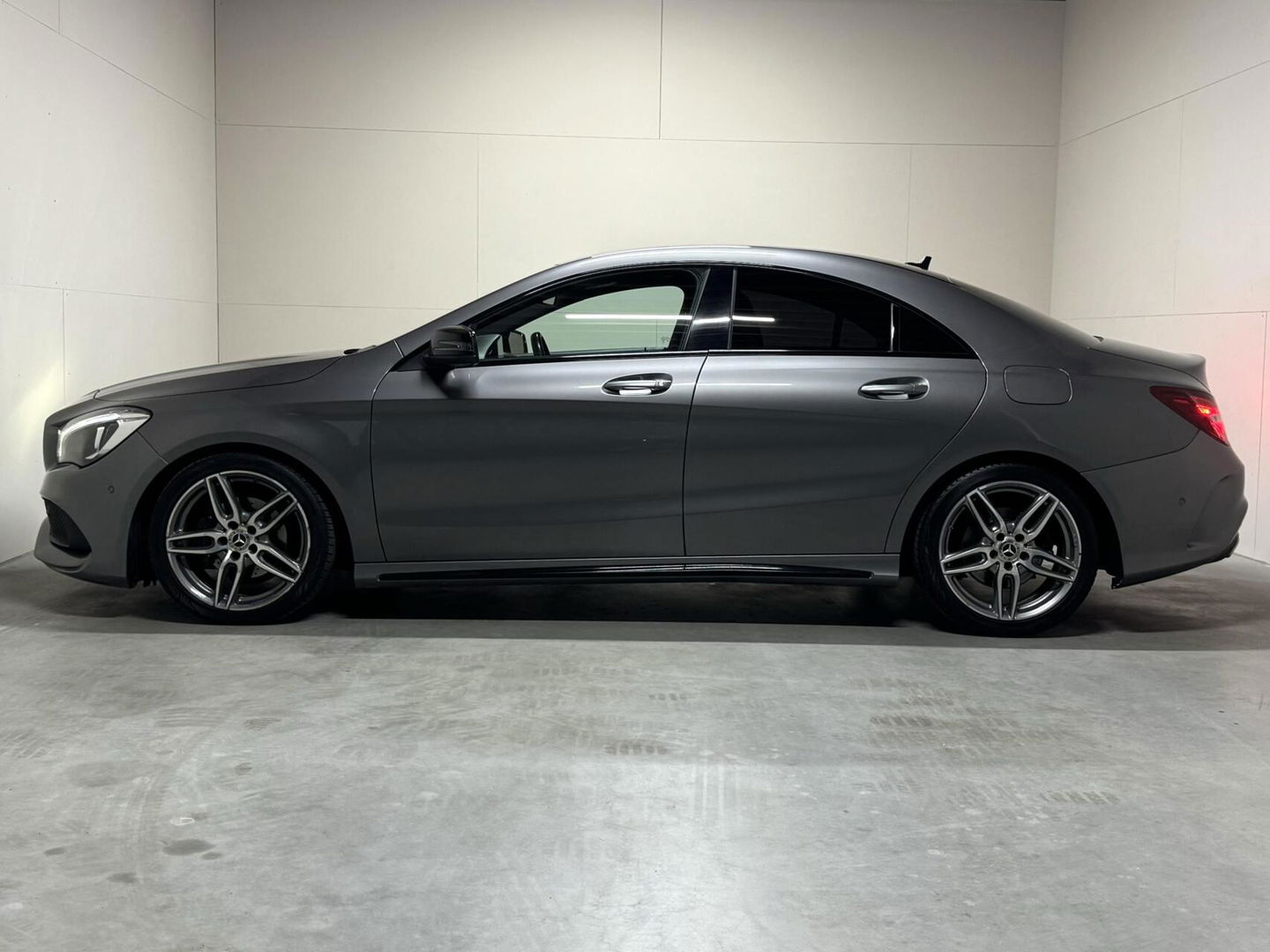 Mercedes-Benz CLA 180 AMG Night Pakketr Airco Navi Cruise Trekh.