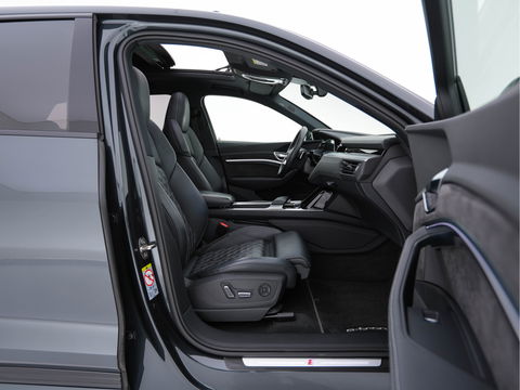Audi e-tron 55 quattro advanced 95 kWh [3-Fase] {SOH-92%} *PANO | LUXURY-LEATHER | FULL-LED | BANG&OLUFSEN | ADAPTIVE-CRUISE | MEMORY-PACK | BLIND-SPOT | TOP-VIEW | SPORT/HEATED-SEATS | KEYLESS | DAB+ | ECC | PDC | 22''ALU*