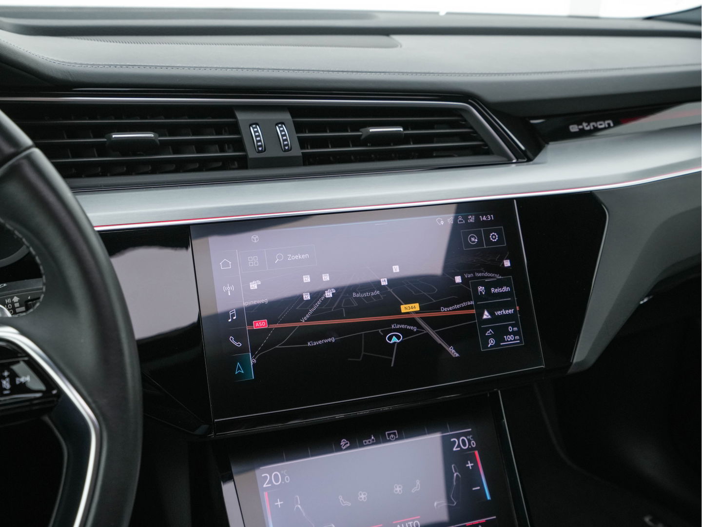 Audi e-tron 55 quattro advanced 95 kWh [3-Fase] {SOH-92%} *PANO | LUXURY-LEATHER | FULL-LED | BANG&OLUFSEN | ADAPTIVE-CRUISE | MEMORY-PACK | BLIND-SPOT | TOP-VIEW | SPORT/HEATED-SEATS | KEYLESS | DAB+ | ECC | PDC | 22''ALU*