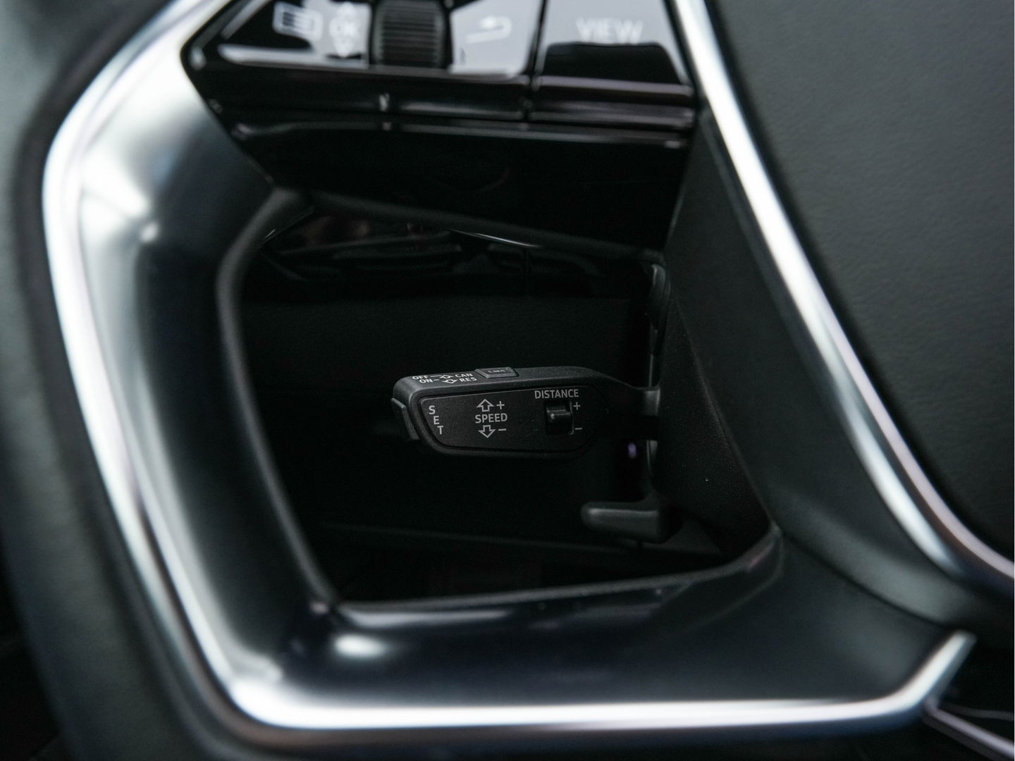 Audi e-tron 55 quattro advanced 95 kWh [3-Fase] {SOH-92%} *PANO | LUXURY-LEATHER | FULL-LED | BANG&OLUFSEN | ADAPTIVE-CRUISE | MEMORY-PACK | BLIND-SPOT | TOP-VIEW | SPORT/HEATED-SEATS | KEYLESS | DAB+ | ECC | PDC | 22''ALU*