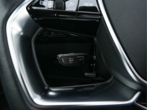 Audi e-tron 55 quattro advanced 95 kWh [3-Fase] {SOH-92%} *PANO | LUXURY-LEATHER | FULL-LED | BANG&OLUFSEN | ADAPTIVE-CRUISE | MEMORY-PACK | BLIND-SPOT | TOP-VIEW | SPORT/HEATED-SEATS | KEYLESS | DAB+ | ECC | PDC | 22''ALU*