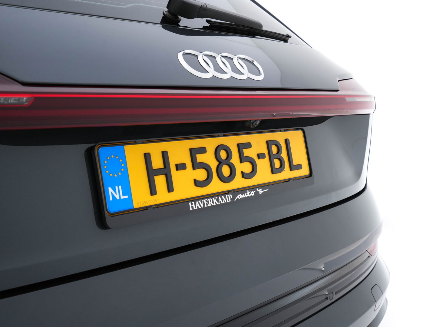 Audi e-tron 55 quattro advanced 95 kWh [3-Fase] {SOH-92%} *PANO | LUXURY-LEATHER | FULL-LED | BANG&OLUFSEN | ADAPTIVE-CRUISE | MEMORY-PACK | BLIND-SPOT | TOP-VIEW | SPORT/HEATED-SEATS | KEYLESS | DAB+ | ECC | PDC | 22''ALU*