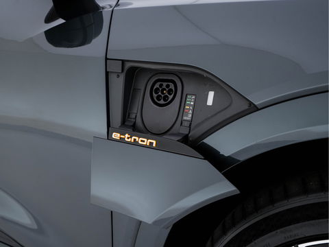 Audi e-tron 55 quattro advanced 95 kWh [3-Fase] {SOH-92%} *PANO | LUXURY-LEATHER | FULL-LED | BANG&OLUFSEN | ADAPTIVE-CRUISE | MEMORY-PACK | BLIND-SPOT | TOP-VIEW | SPORT/HEATED-SEATS | KEYLESS | DAB+ | ECC | PDC | 22''ALU*