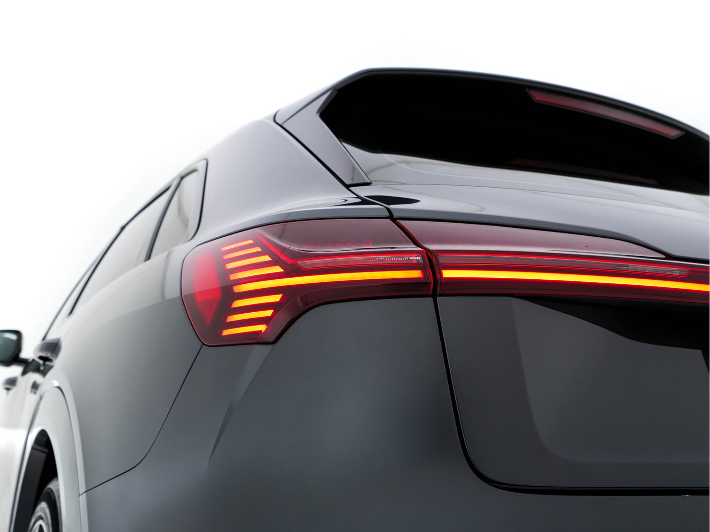 Audi e-tron 55 quattro advanced 95 kWh [3-Fase] {SOH-92%} *PANO | LUXURY-LEATHER | FULL-LED | BANG&OLUFSEN | ADAPTIVE-CRUISE | MEMORY-PACK | BLIND-SPOT | TOP-VIEW | SPORT/HEATED-SEATS | KEYLESS | DAB+ | ECC | PDC | 22''ALU*
