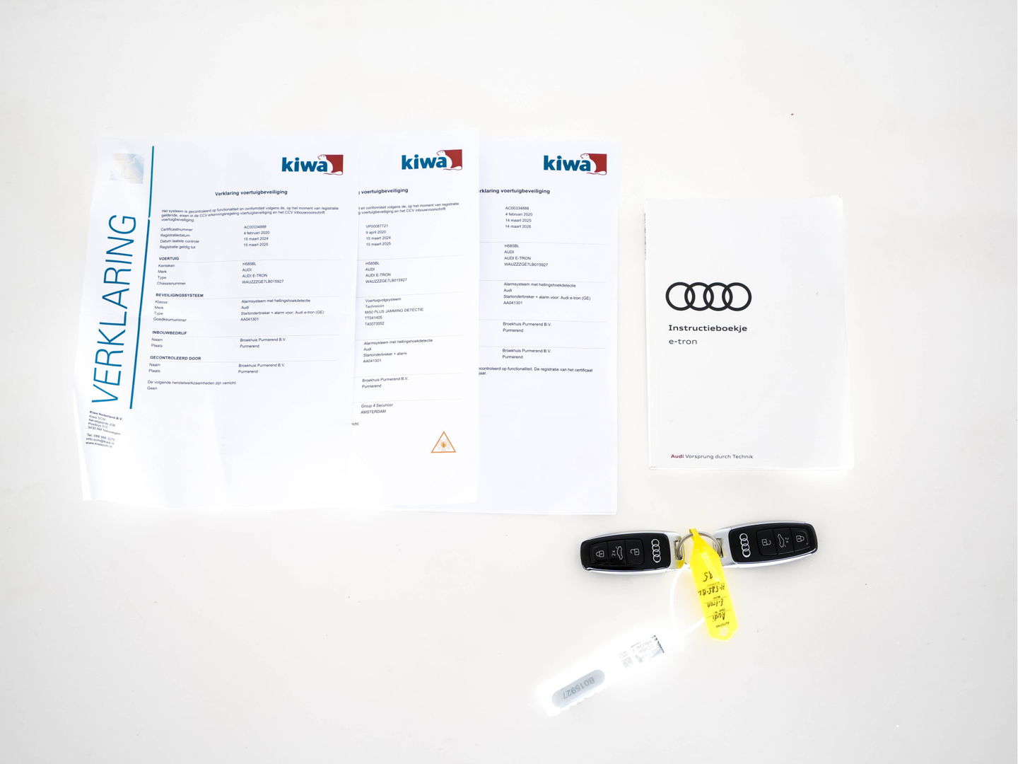 Audi e-tron 55 quattro advanced 95 kWh [3-Fase] {SOH-92%} *PANO | LUXURY-LEATHER | FULL-LED | BANG&OLUFSEN | ADAPTIVE-CRUISE | MEMORY-PACK | BLIND-SPOT | TOP-VIEW | SPORT/HEATED-SEATS | KEYLESS | DAB+ | ECC | PDC | 22''ALU*