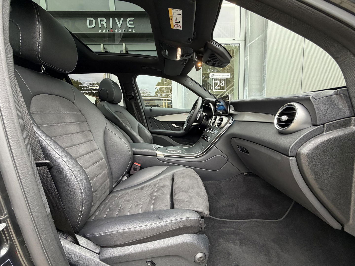 Mercedes-Benz GLC 300e 4MATIC Bus Sol. AMG Night|SOH94%|Pano|Ad.Cruise|Burmester|Carplay|Trekhaak