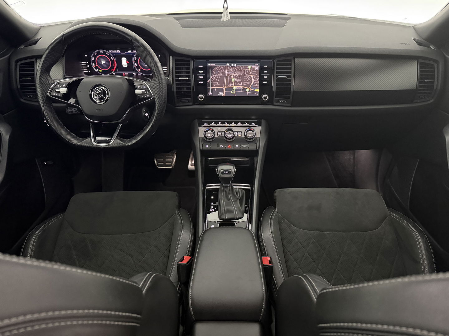 Škoda Kodiaq 1.5 TSI 150PK Sportline Business 7p | Pano | Sfeer | Virtual | Carplay | Trekh. | Camera | Stoel/stuurverw. | Adaptive Cruise | NAP