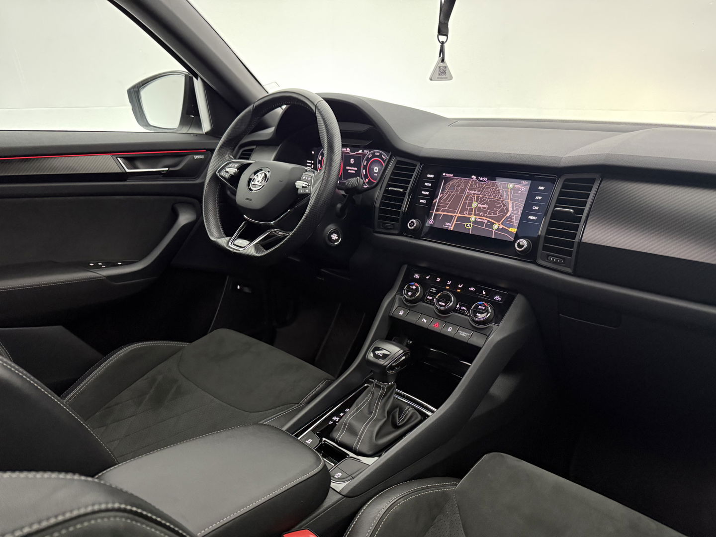 Škoda Kodiaq 1.5 TSI 150PK Sportline Business 7p | Pano | Sfeer | Virtual | Carplay | Trekh. | Camera | Stoel/stuurverw. | Adaptive Cruise | NAP