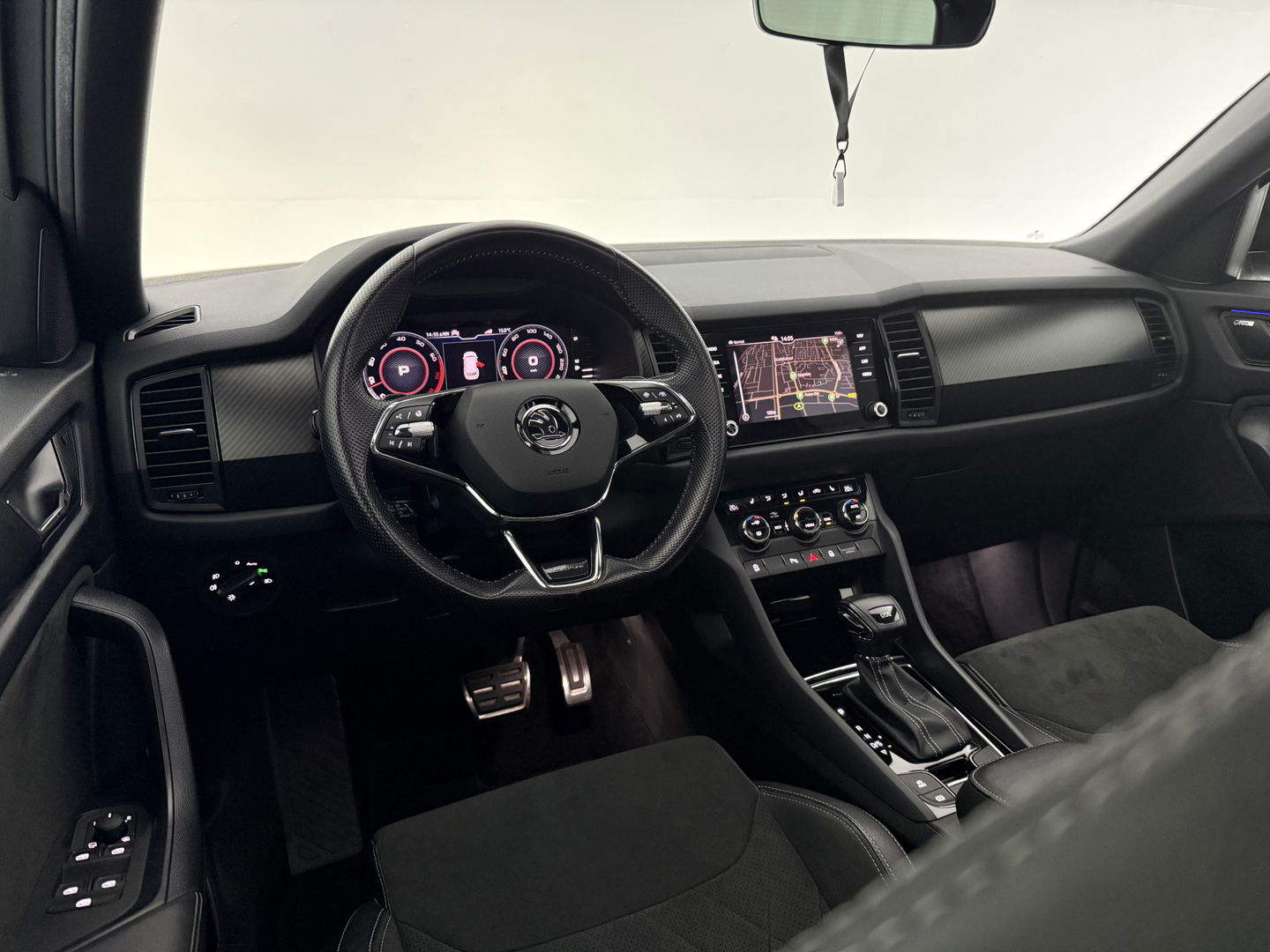 Škoda Kodiaq 1.5 TSI 150PK Sportline Business 7p | Pano | Sfeer | Virtual | Carplay | Trekh. | Camera | Stoel/stuurverw. | Adaptive Cruise | NAP