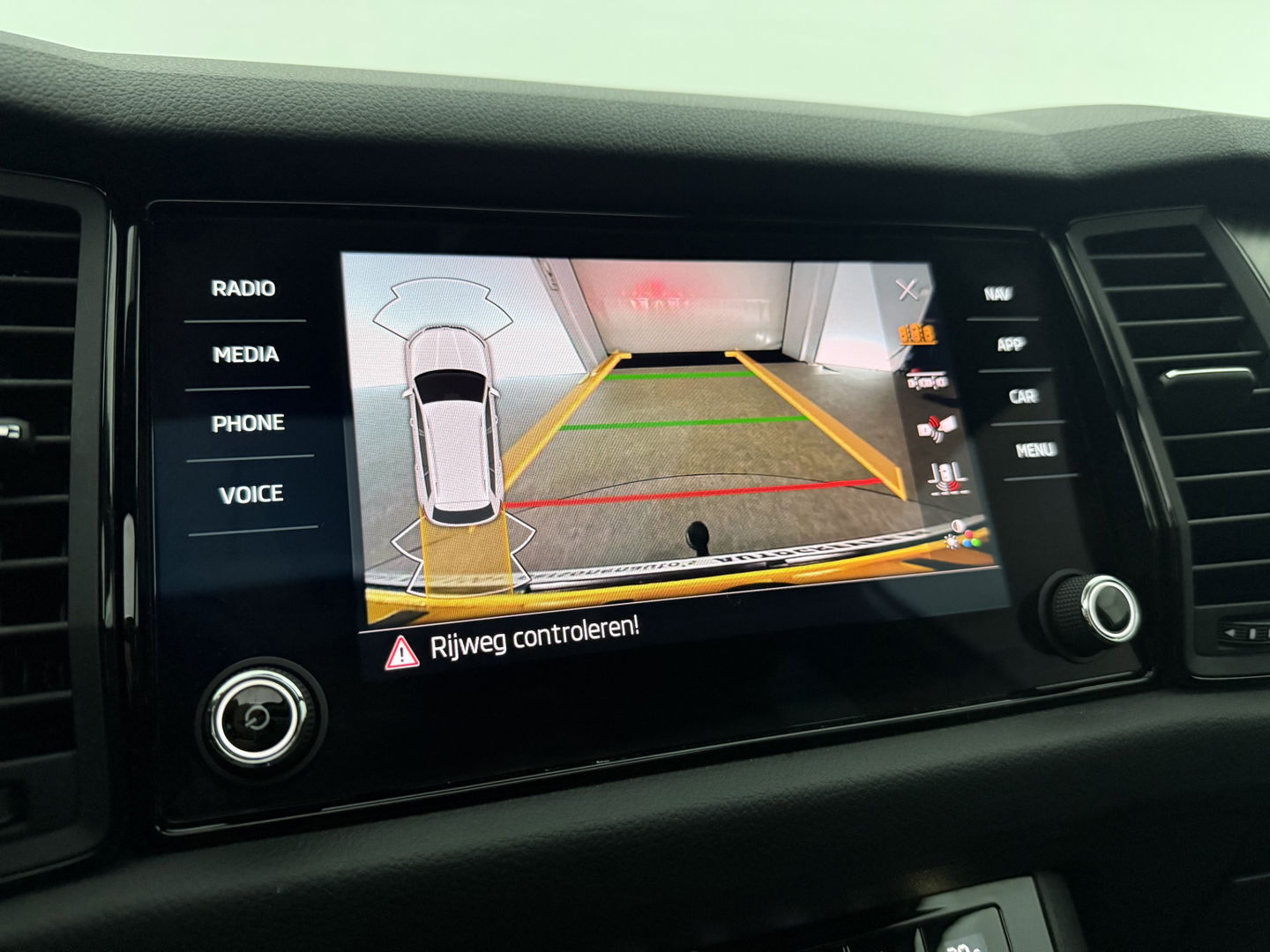 Škoda Kodiaq 1.5 TSI 150PK Sportline Business 7p | Pano | Sfeer | Virtual | Carplay | Trekh. | Camera | Stoel/stuurverw. | Adaptive Cruise | NAP