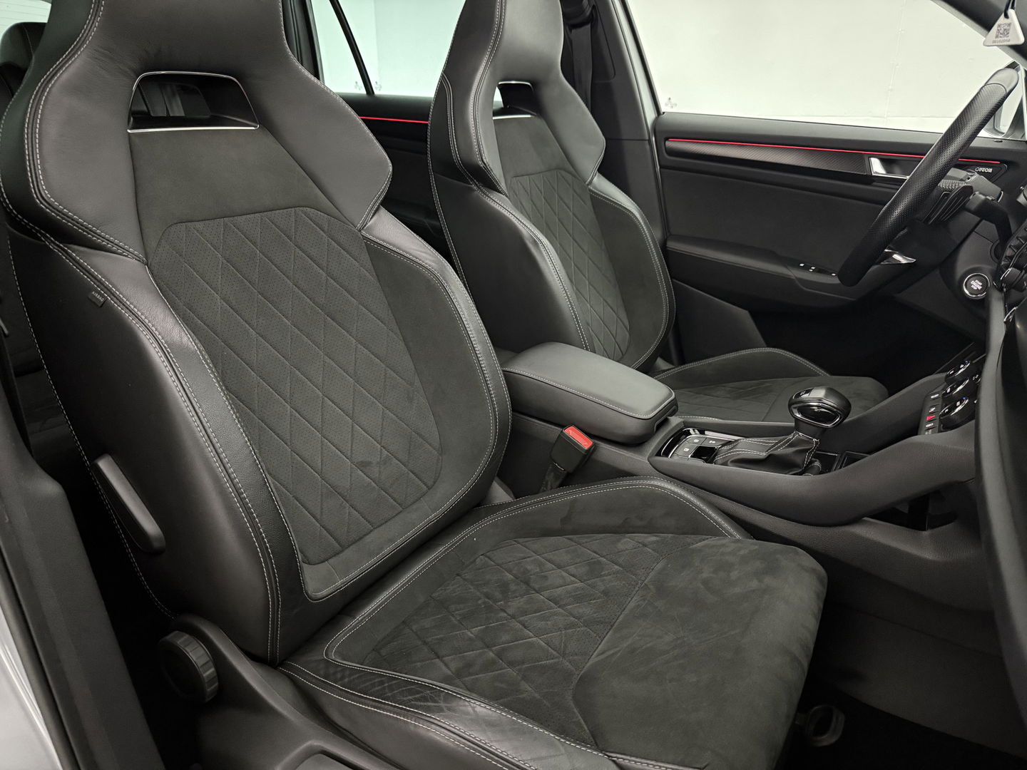 Škoda Kodiaq 1.5 TSI 150PK Sportline Business 7p | Pano | Sfeer | Virtual | Carplay | Trekh. | Camera | Stoel/stuurverw. | Adaptive Cruise | NAP