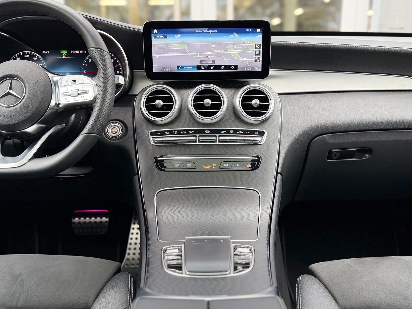 Mercedes-Benz GLC 300e 4MATIC Bus Sol. AMG Night|SOH94%|Pano|Ad.Cruise|Burmester|Carplay|Trekhaak