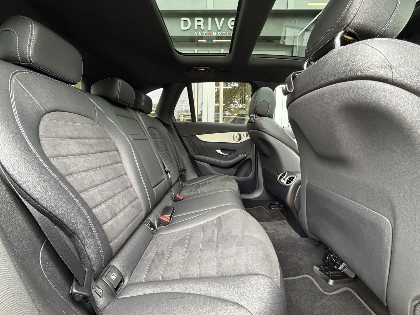 Mercedes-Benz GLC 300e 4MATIC Bus Sol. AMG Night|SOH94%|Pano|Ad.Cruise|Burmester|Carplay|Trekhaak