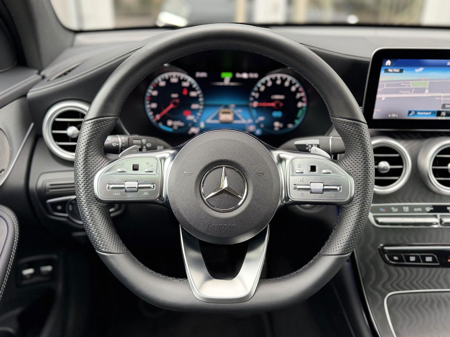 Mercedes-Benz GLC 300e 4MATIC Bus Sol. AMG Night|SOH94%|Pano|Ad.Cruise|Burmester|Carplay|Trekhaak