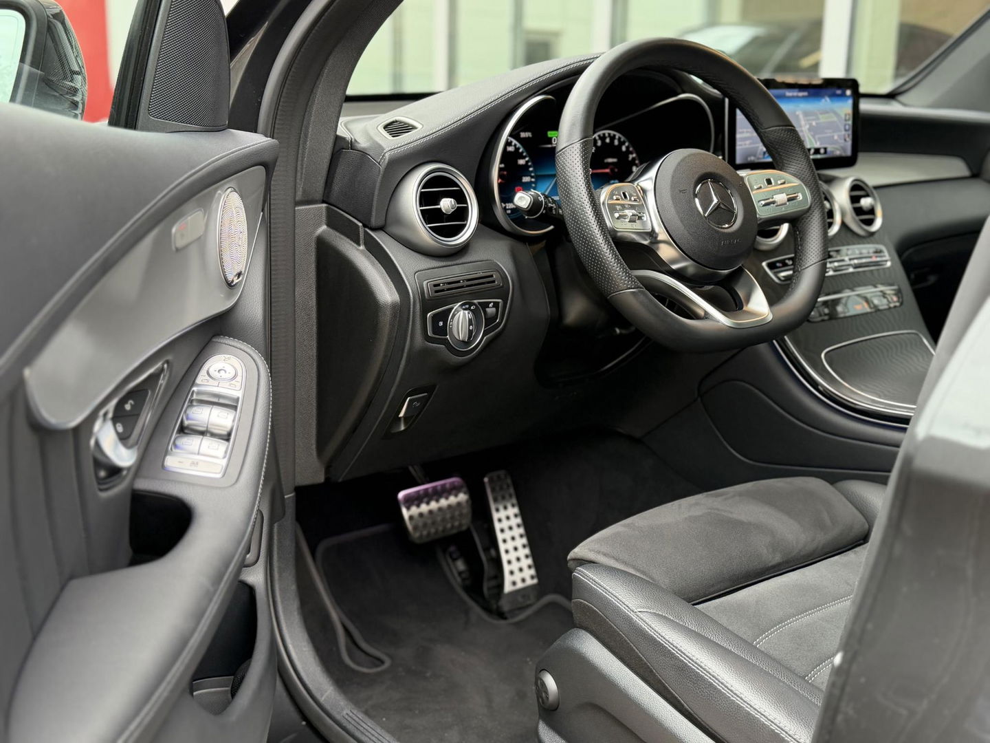 Mercedes-Benz GLC 300e 4MATIC Bus Sol. AMG Night|SOH94%|Pano|Ad.Cruise|Burmester|Carplay|Trekhaak