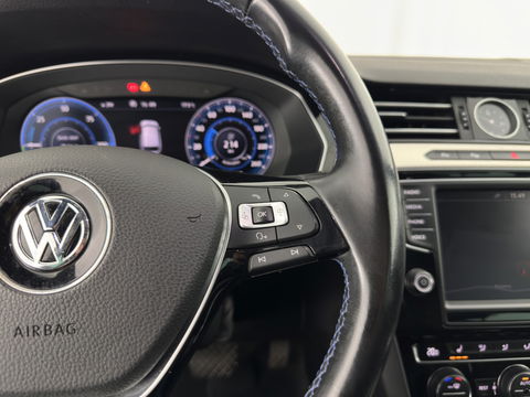 Volkswagen Passat Variant 1.4 TSI GTE (INCL.BTW) *HEAD-UP | FULL-LED | LEATHER-MICROFIBRE | DIGI-COCKPIT | KEYLESS | CAMERA | NAVI-FULLMAP | HEATED-COMFORTSEATS | AMBIENT-LIGHT | PRIVACY-GLASS | 17''ALU | TOWBAR*