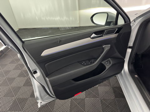 Volkswagen Passat Variant 1.4 TSI GTE (INCL.BTW) *HEAD-UP | FULL-LED | LEATHER-MICROFIBRE | DIGI-COCKPIT | KEYLESS | CAMERA | NAVI-FULLMAP | HEATED-COMFORTSEATS | AMBIENT-LIGHT | PRIVACY-GLASS | 17''ALU | TOWBAR*