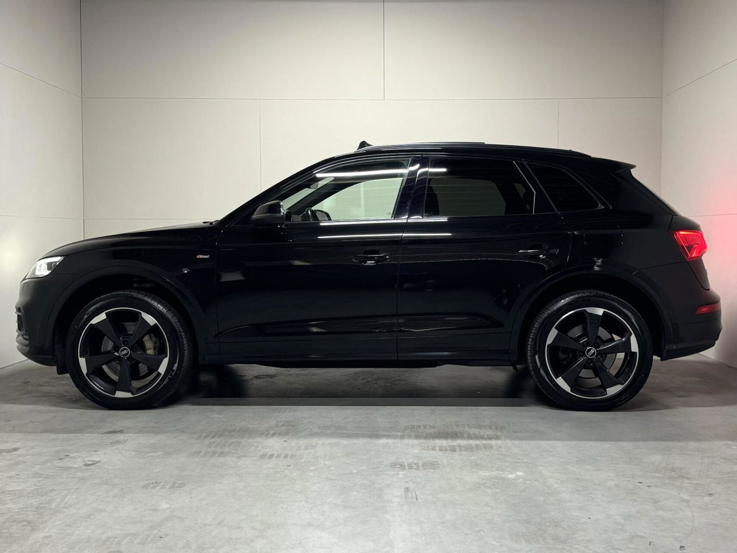 Audi Q5 50 TFSIe Quattro Black Edition RS Seats Pano Sfeer CarPlay