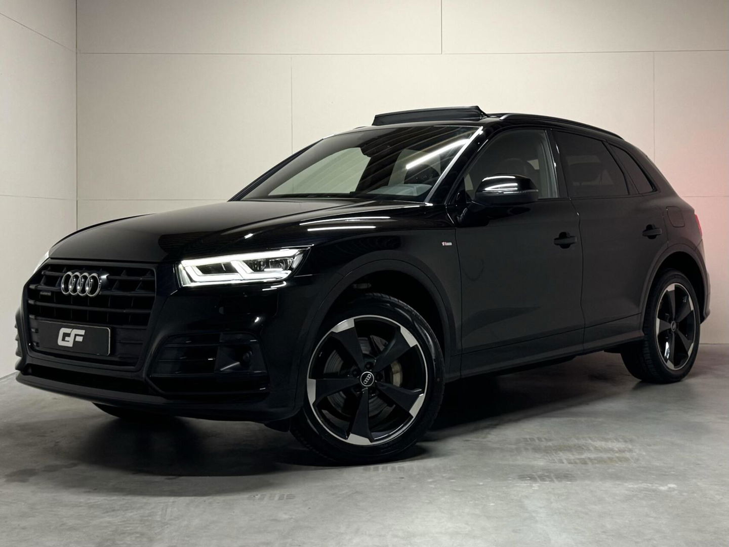 Audi Q5 50 TFSIe Quattro Black Edition RS Seats Pano Sfeer CarPlay