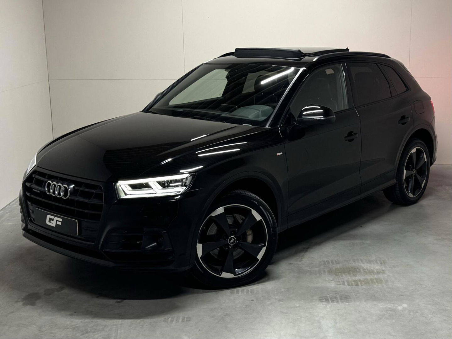 Audi Q5 50 TFSIe Quattro Black Edition RS Seats Pano Sfeer CarPlay