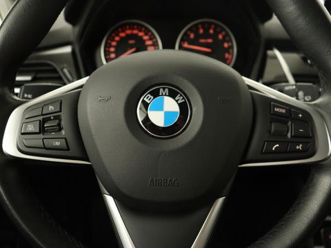 BMW 2 Serie Active Tourer 220i High Executive | Trekhaak | Head-up display | Cruise Control | lederen bekleding | LED koplampen | Navigatie | Stoelverwarming | LMV 17 |