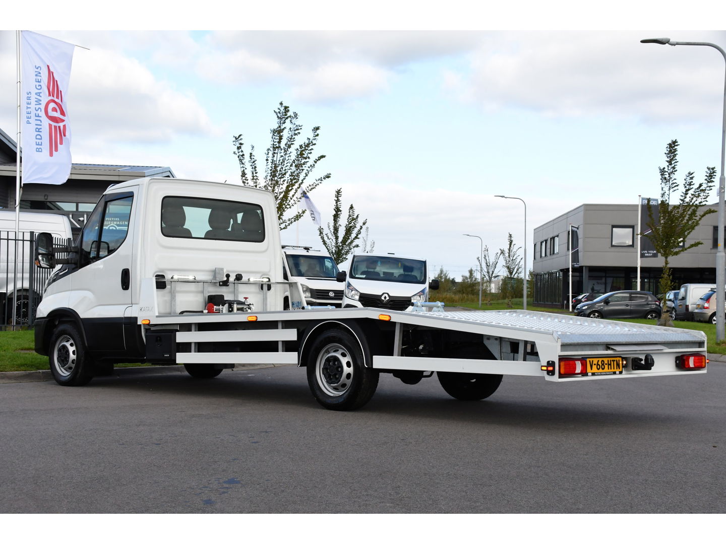 Iveco 35S18 Daily | Oprijwagen | Geveerde stoel | 3,5t trekgw. | Adaptive CC | LED NAV ECC Adaptive CC | Faustmann opbouw | 1100 KG Laadvermogen