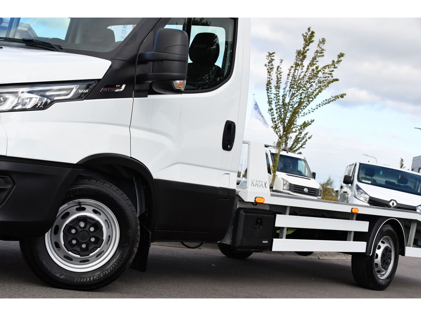 Iveco 35S18 Daily | Oprijwagen | Geveerde stoel | 3,5t trekgw. | Adaptive CC | LED NAV ECC Adaptive CC | Faustmann opbouw | 1100 KG Laadvermogen