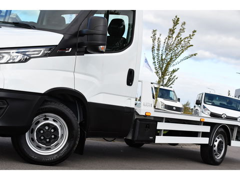 Iveco 35S18 Daily | Oprijwagen | Geveerde stoel | 3,5t trekgw. | Adaptive CC | LED NAV ECC Adaptive CC | Faustmann opbouw | 1100 KG Laadvermogen