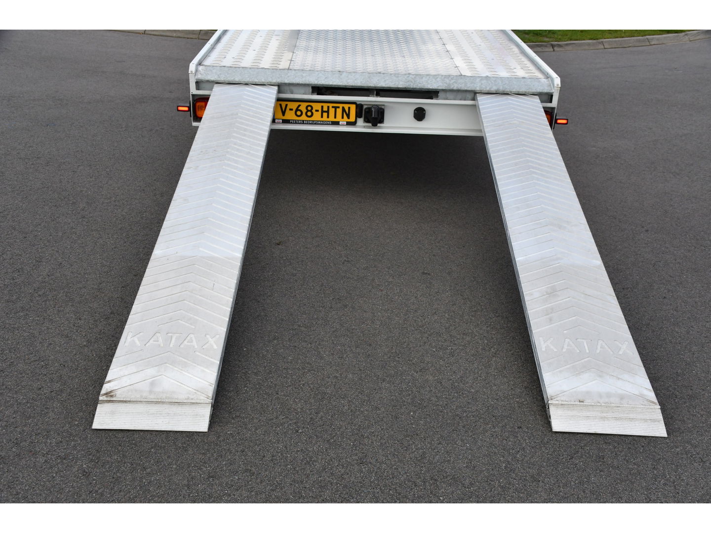 Iveco 35S18 Daily | Oprijwagen | Geveerde stoel | 3,5t trekgw. | Adaptive CC | LED NAV ECC Adaptive CC | Faustmann opbouw | 1100 KG Laadvermogen