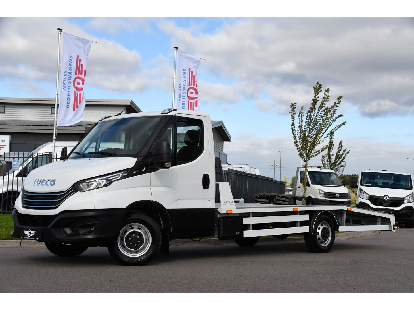 Iveco 35S18 Daily | Oprijwagen | Geveerde stoel | 3,5t trekgw. | Adaptive CC | LED NAV ECC Adaptive CC | Faustmann opbouw | 1100 KG Laadvermogen