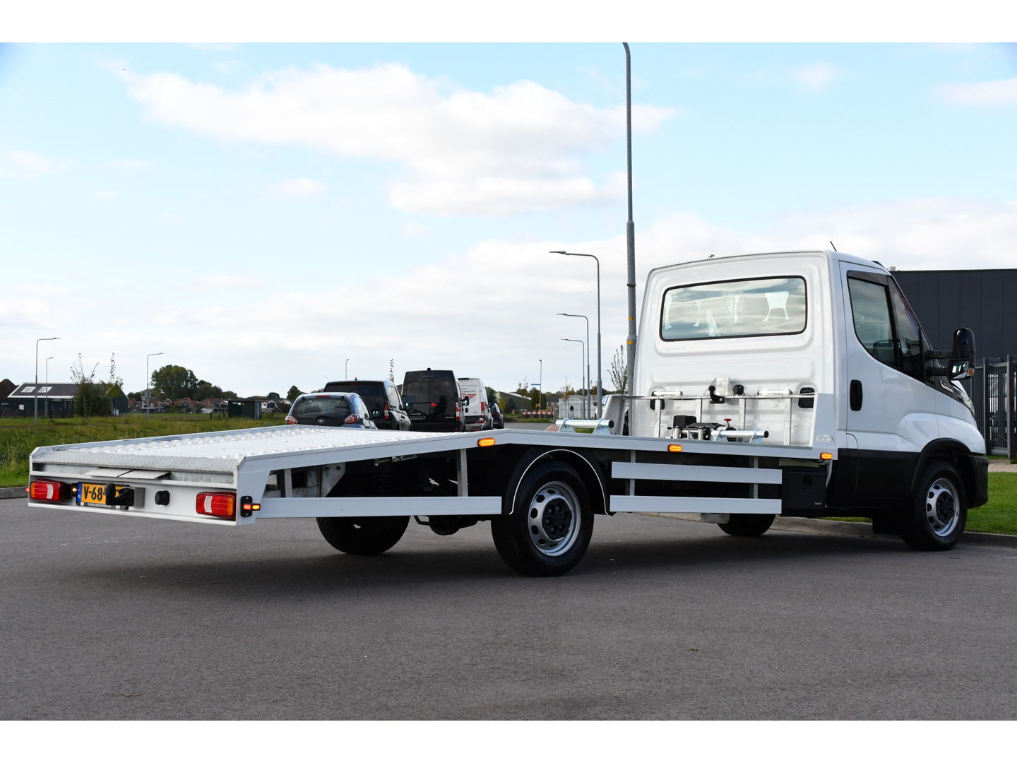 Iveco 35S18 Daily | Oprijwagen | Geveerde stoel | 3,5t trekgw. | Adaptive CC | LED NAV ECC Adaptive CC | Faustmann opbouw | 1100 KG Laadvermogen