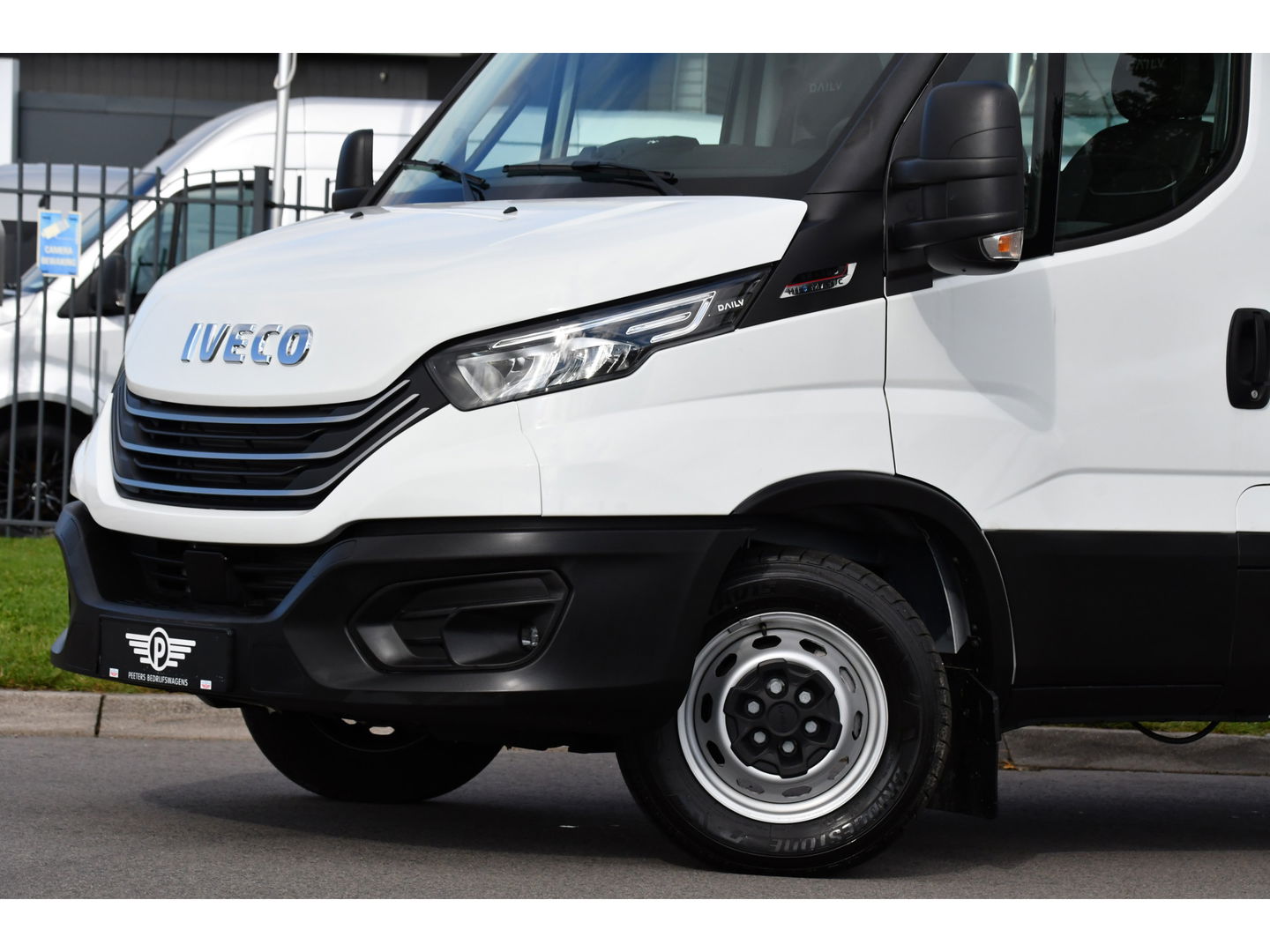 Iveco 35S18 Daily | Oprijwagen | Geveerde stoel | 3,5t trekgw. | Adaptive CC | LED NAV ECC Adaptive CC | Faustmann opbouw | 1100 KG Laadvermogen
