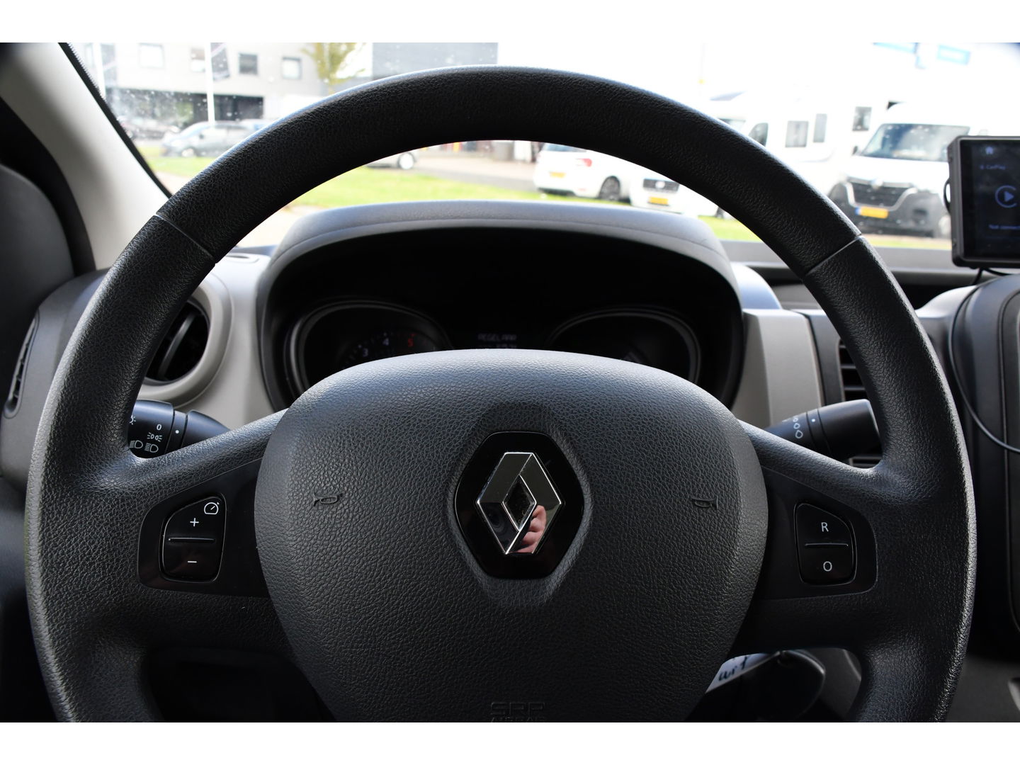 Renault Trafic 1.6 dCi T29 L2H1 PB Edition Cruise, Sensoren, 2 x Schuifdeur, 125pk, Trekhaak, Airco, Uniek!