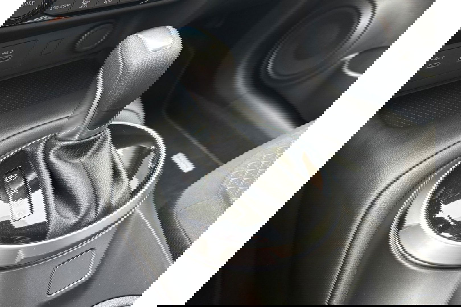 Nissan Juke 1.0 DIG-T ACENTA AUTOMAAT AIRCO NAVI PDC-CAMERA.