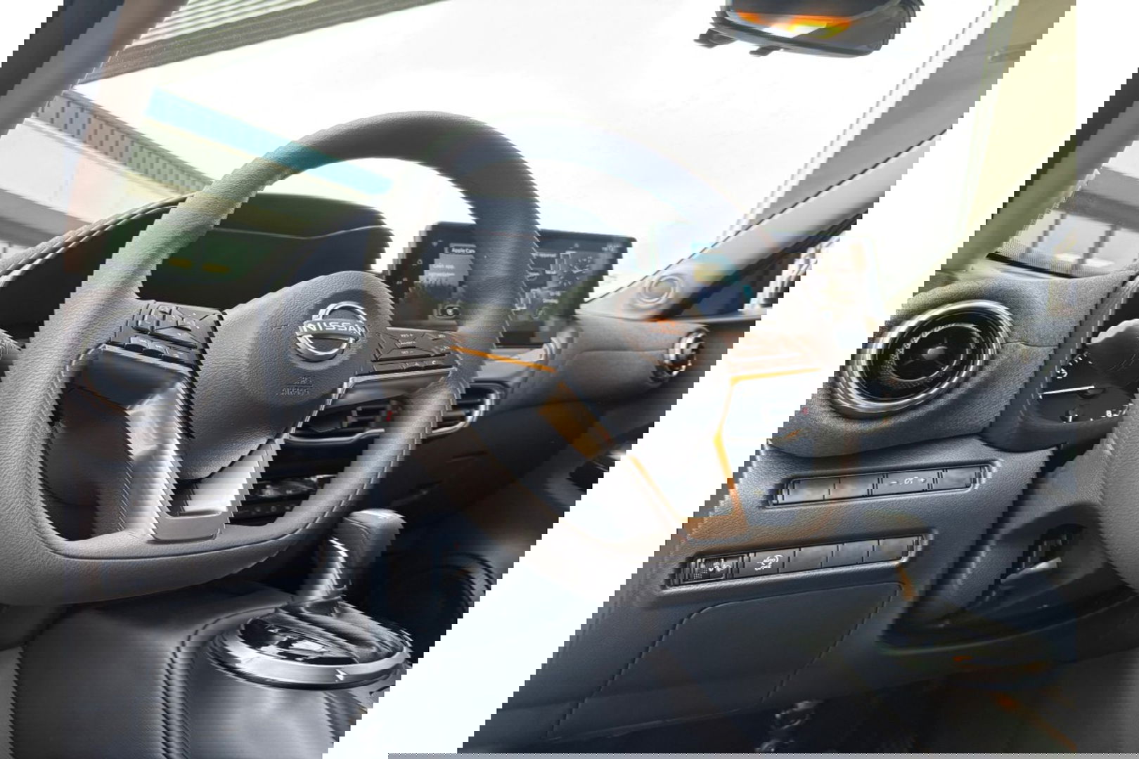 Nissan Juke 1.0 DIG-T ACENTA AUTOMAAT AIRCO NAVI PDC-CAMERA.