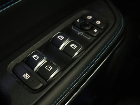 Lynk & Co 01 1.5 Plug In | Panoramadak | Infinity by Harman | Camera | Adaptive cruise | Stoelverwarming | Carplay | Memory | Full LED