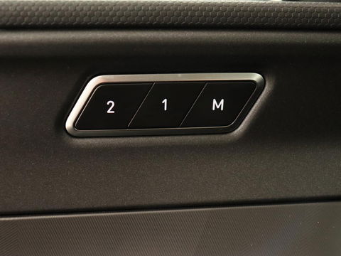 Lynk & Co 01 1.5 Plug In | Panoramadak | Infinity by Harman | Camera | Adaptive cruise | Stoelverwarming | Carplay | Memory | Full LED