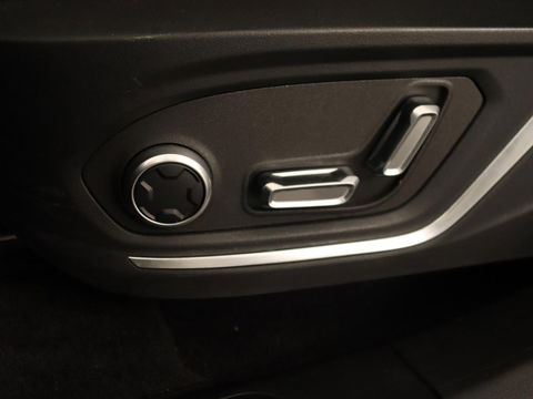 Lynk & Co 01 1.5 Plug In | Panoramadak | Infinity by Harman | Camera | Adaptive cruise | Stoelverwarming | Carplay | Memory | Full LED