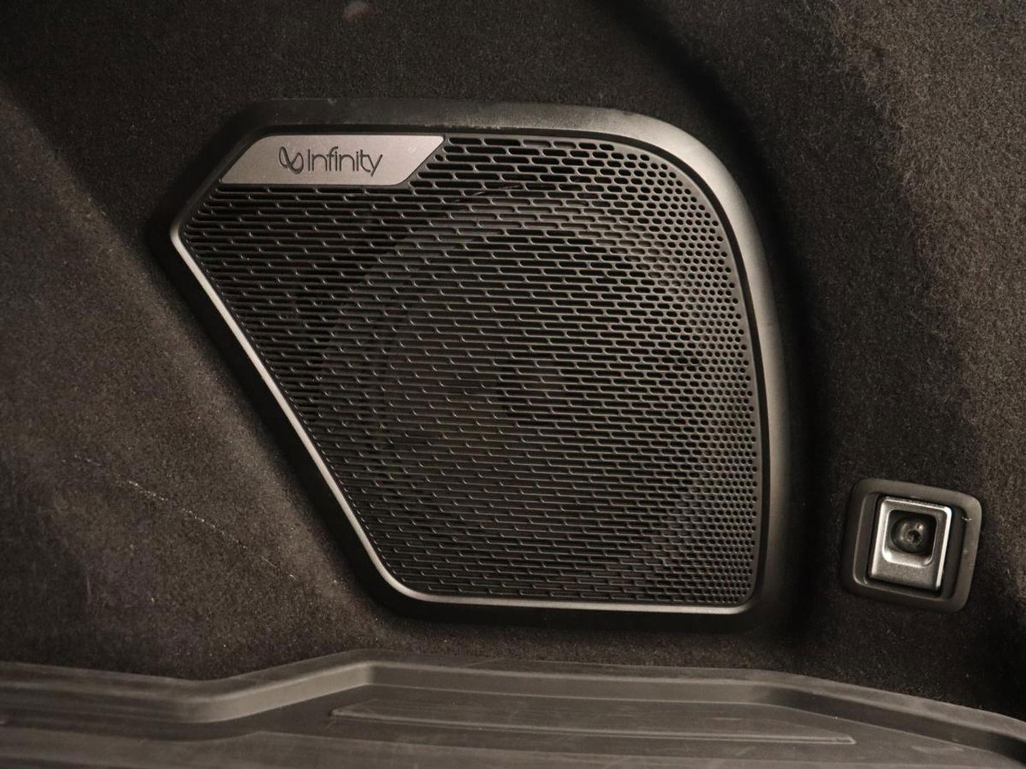 Lynk & Co 01 1.5 Plug In | Panoramadak | Infinity by Harman | Camera | Adaptive cruise | Stoelverwarming | Carplay | Memory | Full LED