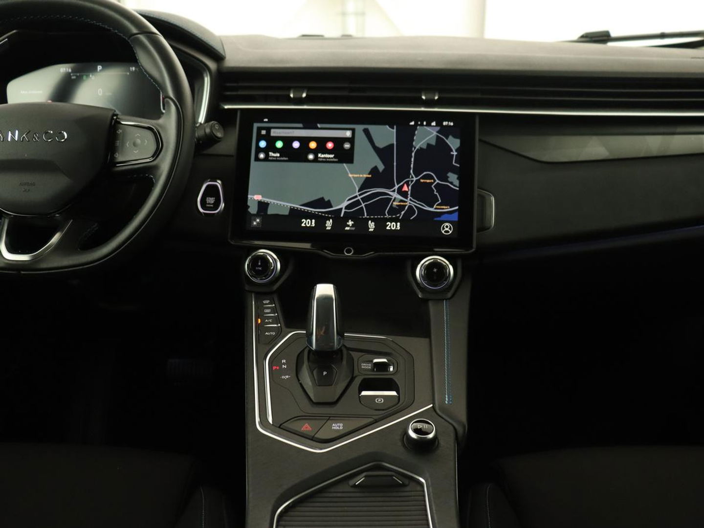 Lynk & Co 01 1.5 Plug In | Panoramadak | Infinity by Harman | Camera | Adaptive cruise | Stoelverwarming | Carplay | Memory | Full LED
